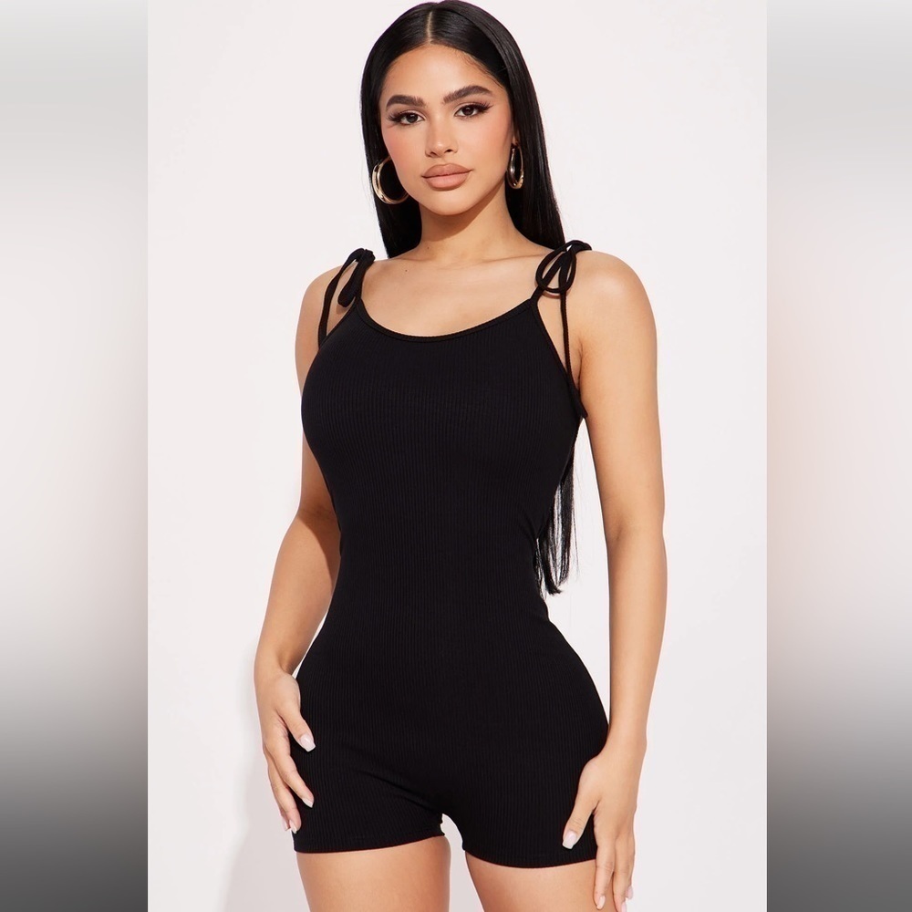 BIN#15 - Small Fashion Nova Romper